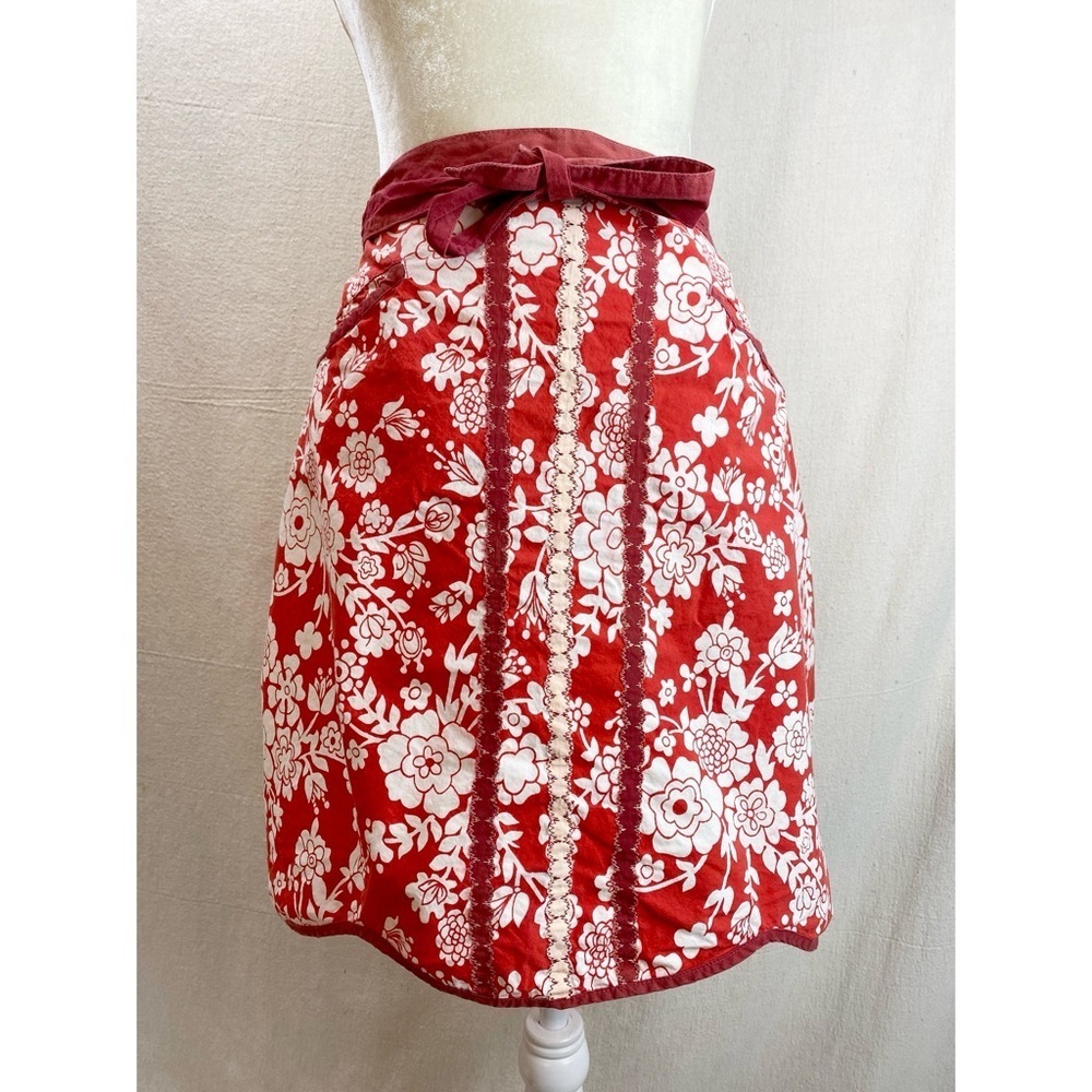 Anthropologie 100% cotton half apron w pockets red floral